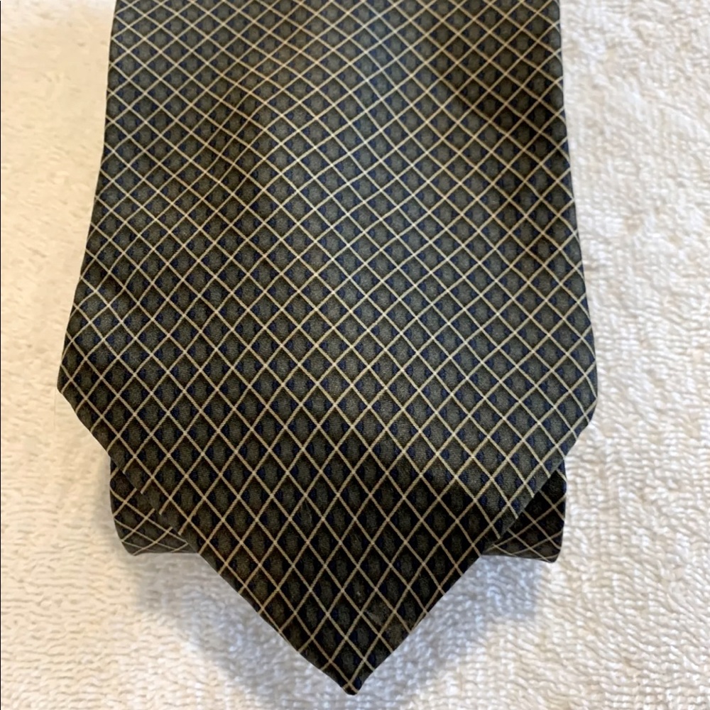 New Bill Blass Brown Gold 100% Silk Necktie